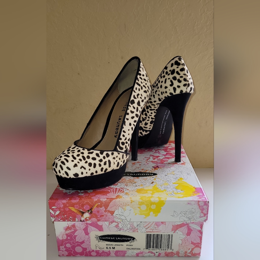 woman heel Chinese laundry